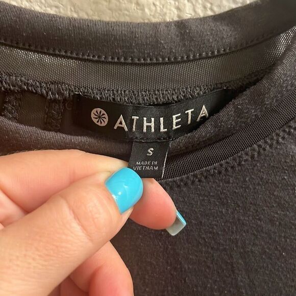✨Athleta Industry Long Sleeve Sz Small Grey Top✨ - Picture 9 of 10